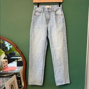 Aritizia Denim Forum The 90s Marlo High Rise Baggy Sky Blue Jeans Womens 25